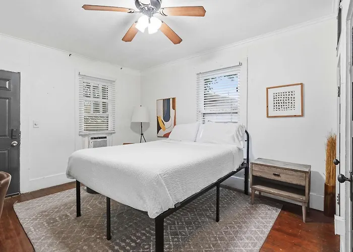 Hébergement de vacances Private Bedroom In Spacious Near Downtown Laf Lafayette