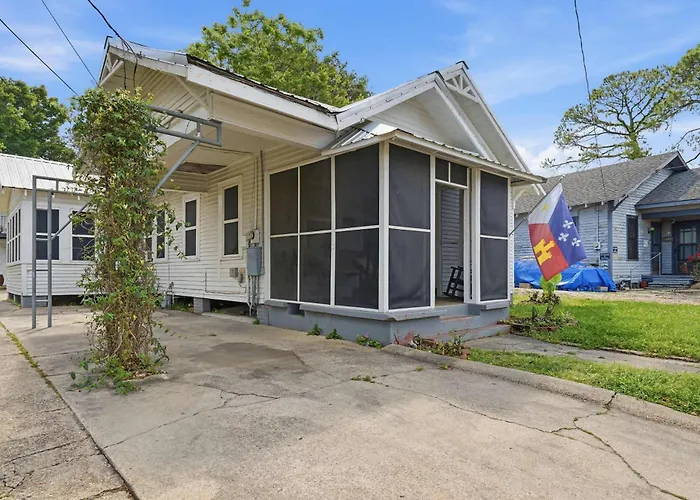 Private Bedroom In Spacious Near Downtown Laf